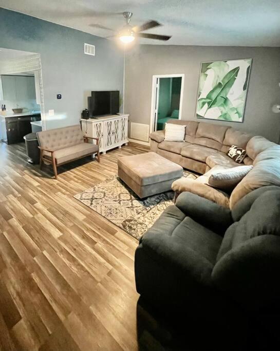 Pinebrook Home Close To Beach Largo Bagian luar foto