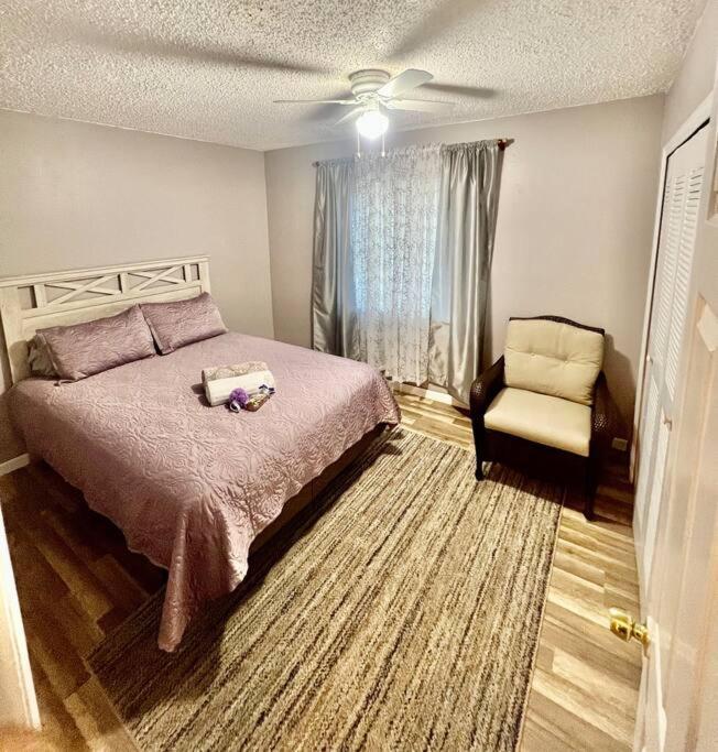 Pinebrook Home Close To Beach Largo Bagian luar foto